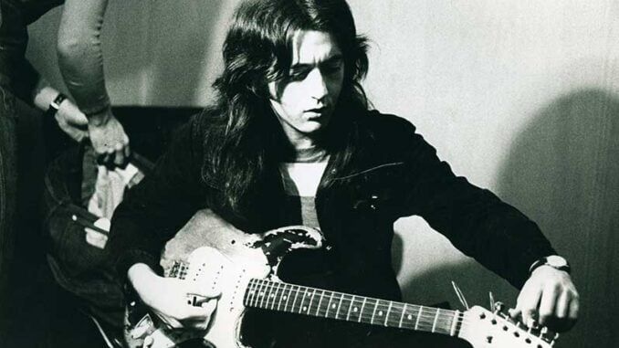 Rory Gallagher vượt qua U2 và Thin Lizzy để được bình chọn là Nghệ sĩ âm nhạc vĩ đại nhất Ireland