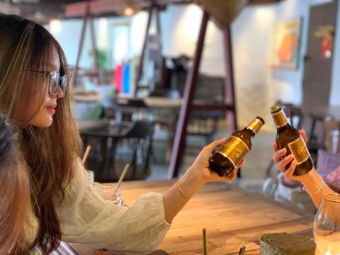 Thế nào là thưởng thức bia sành và chất?