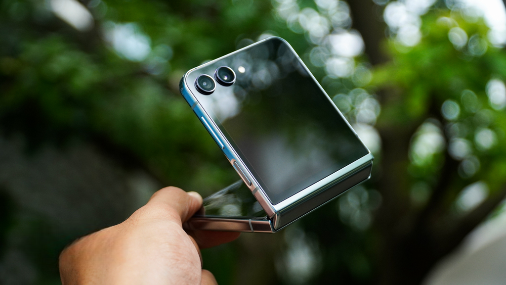 Rò rỉ cấu hình Galaxy Z Flip 7 FE: Chip Exynos 2400e, camera tương đồng Z Flip 5
