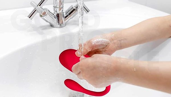 Luôn vệ sinh trứng rung sạch sẽ trước và sau khi sử dụng để đảm bảo an toàn