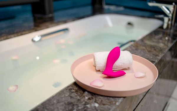 Sau khi vệ sinh, hãy lau khô hoàn toàn sản phẩm trước khi cất giữ