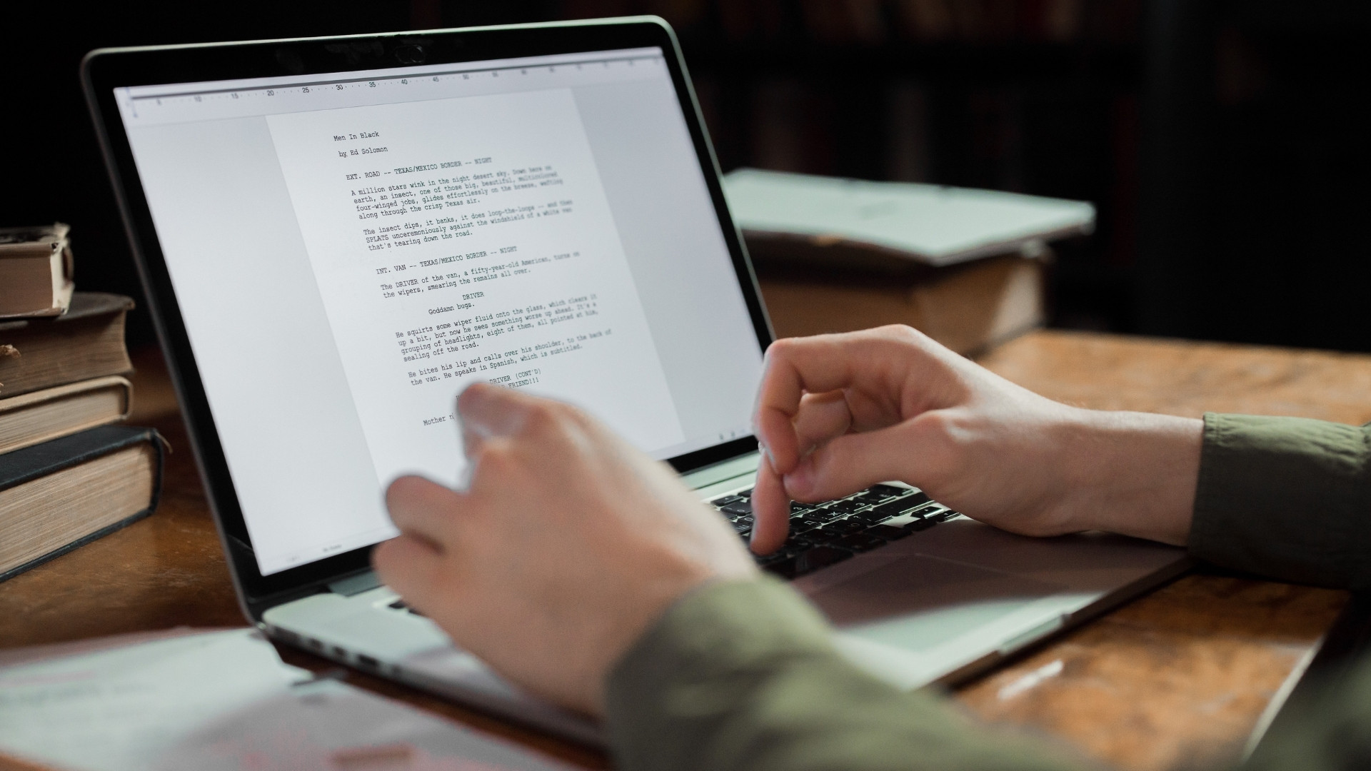 chọn mua laptop cho học sinh theo nhu cầu sử dụng thực tế