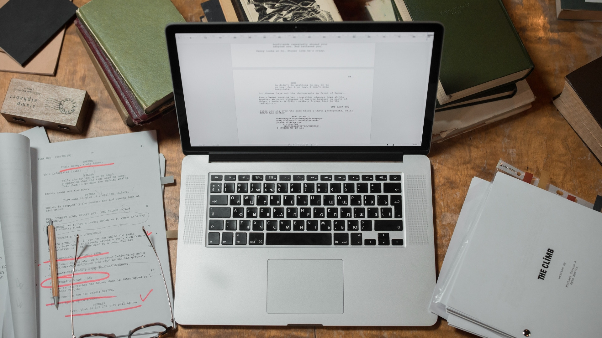 chọn mua laptop cho học sinh tại đại lý/nhà phân phối - cửa hàng uy tín