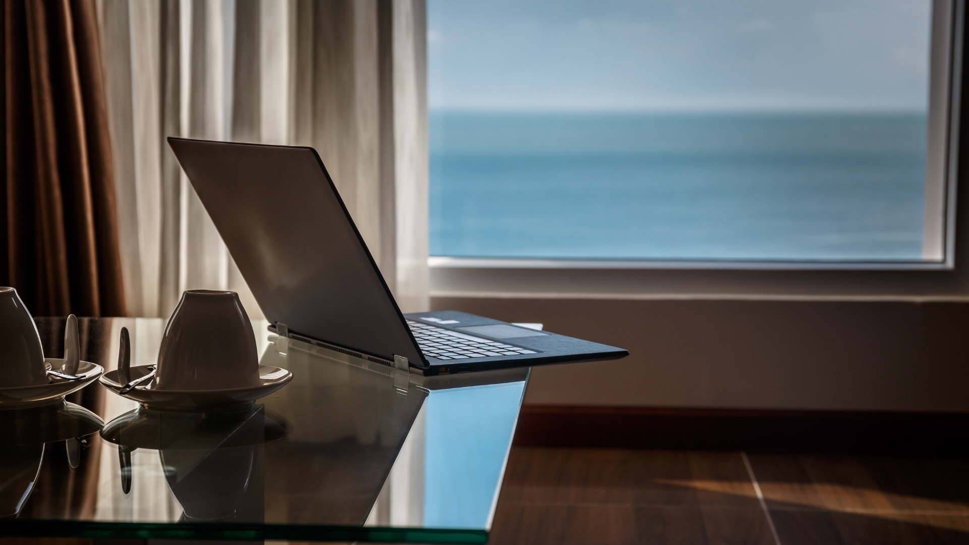 chọn mua laptop mỏng nhẹ cho sinh viên