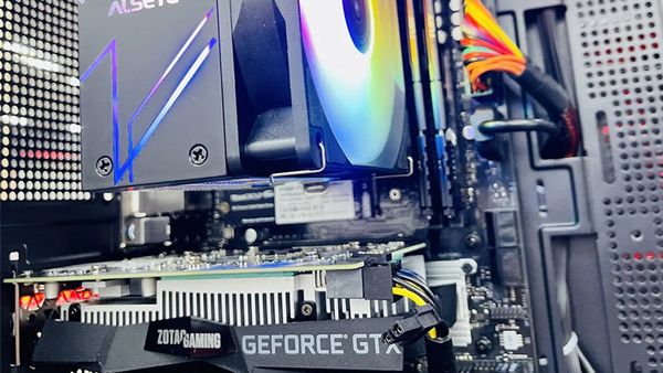 PC Gaming STAR CHICKEN MINI GTX 1650 Intel có chip đồ họa đỉnh
