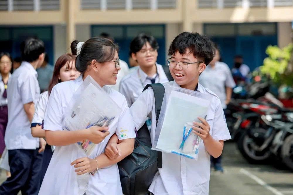 Cập nhật Đề chính thức thi tốt nghiệp THPT 2025 môn Địa lí các mã đề