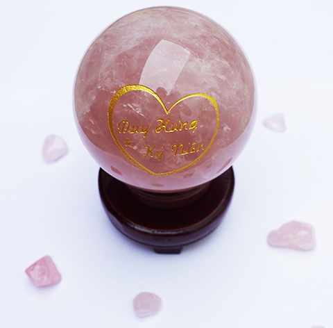 ĐÁ THẠCH ANH KHẮC CHỮ