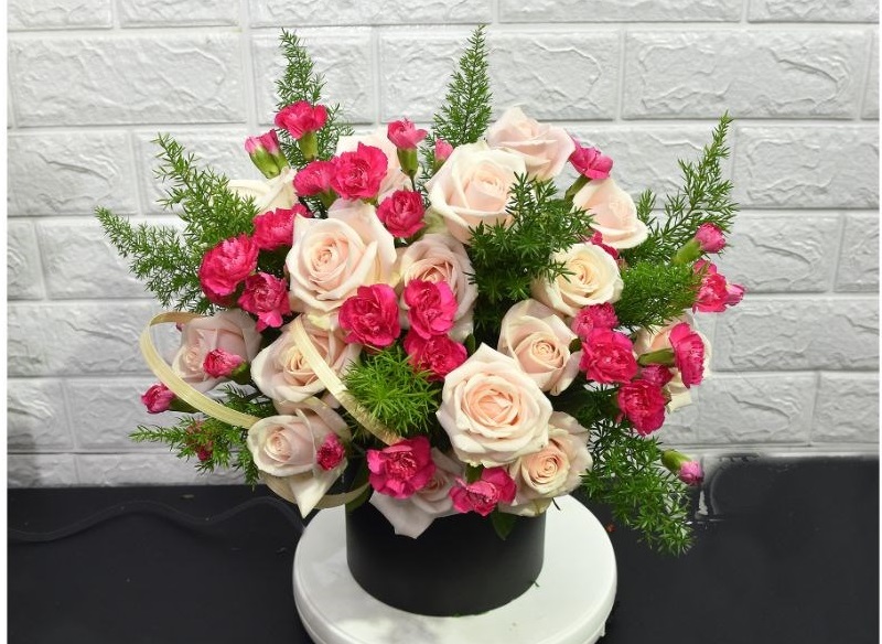 Cách cắm hoa phăng mix thủy trúc độc đáo