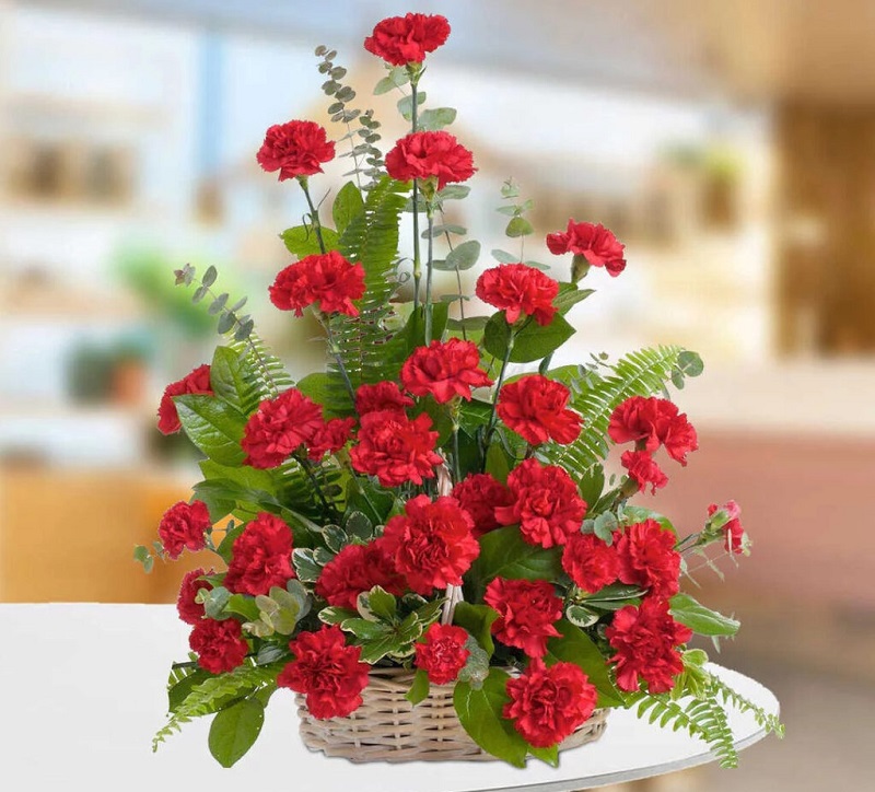 Cách cắm lẵng hoa phăng đỏ chơi Xuân