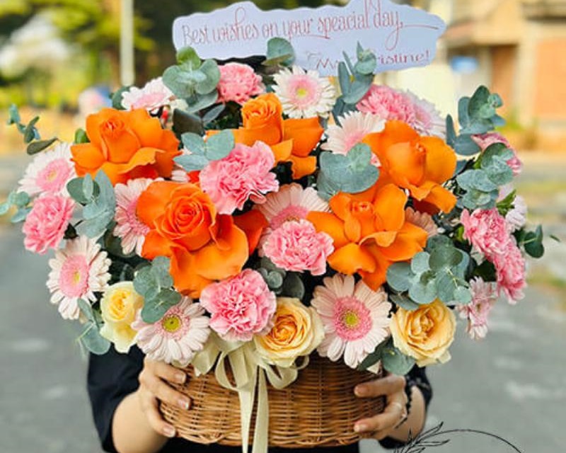 Mẫu cắm hoa phăng đẹp nhất 2025