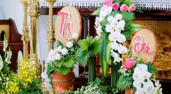 Thiết kế độc đáo đến từ mẫu hoa mừng lễ Tạ Ơn này hứa hẹn sẽ không làm bạn thất vọng.