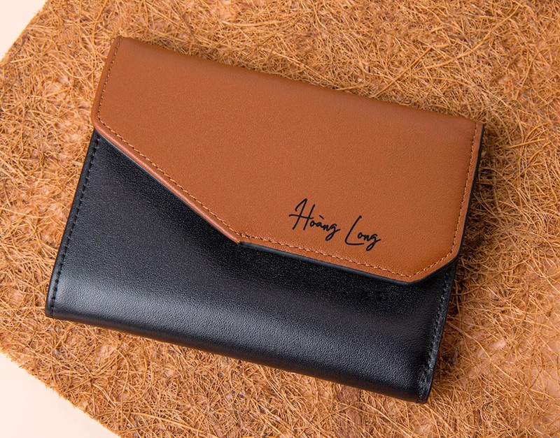 Ví da khắc tên độc đáo