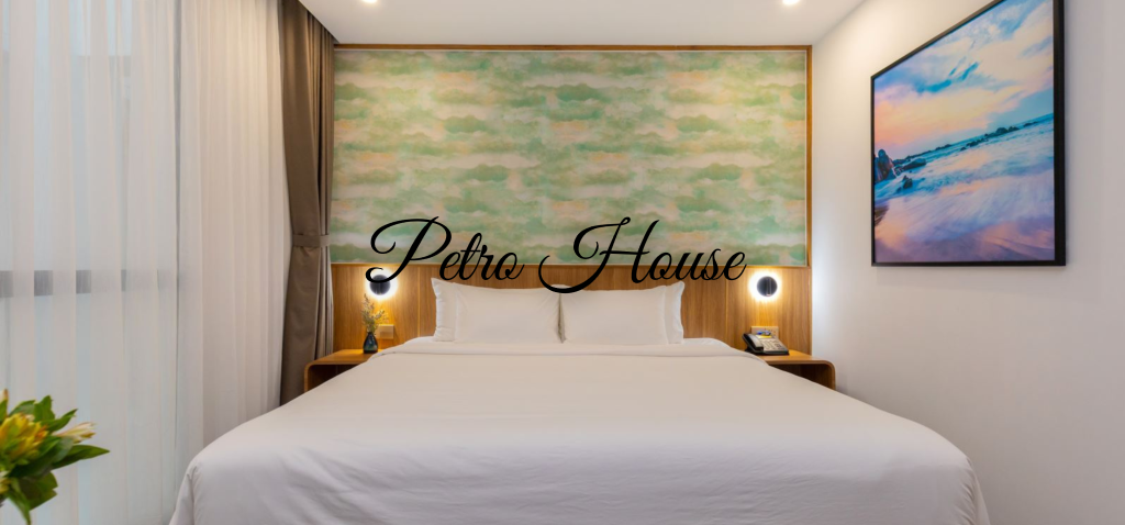 PETRO HOUSE HOTEL
