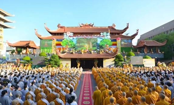 Lễ Phật Tháng 7 ở Yên Tử Nơi Tâm Linh Gặp Gỡ Lịch Sử Lễ Phật Tháng 7 ở Yên Tử Nơi Tâm Linh Gặp Gỡ Lịch Sử