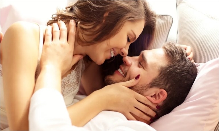 Tỉa lông vùng kín nữ bằng kéo có sao không? Cách làm tại nhà