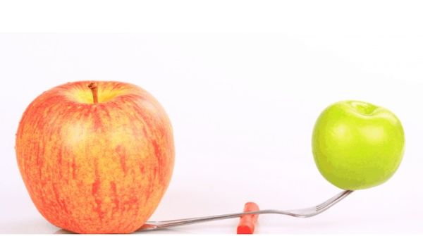 Ngực bên to bên nhỏ: Nguyên nhân là gì và làm sao để cải thiện?