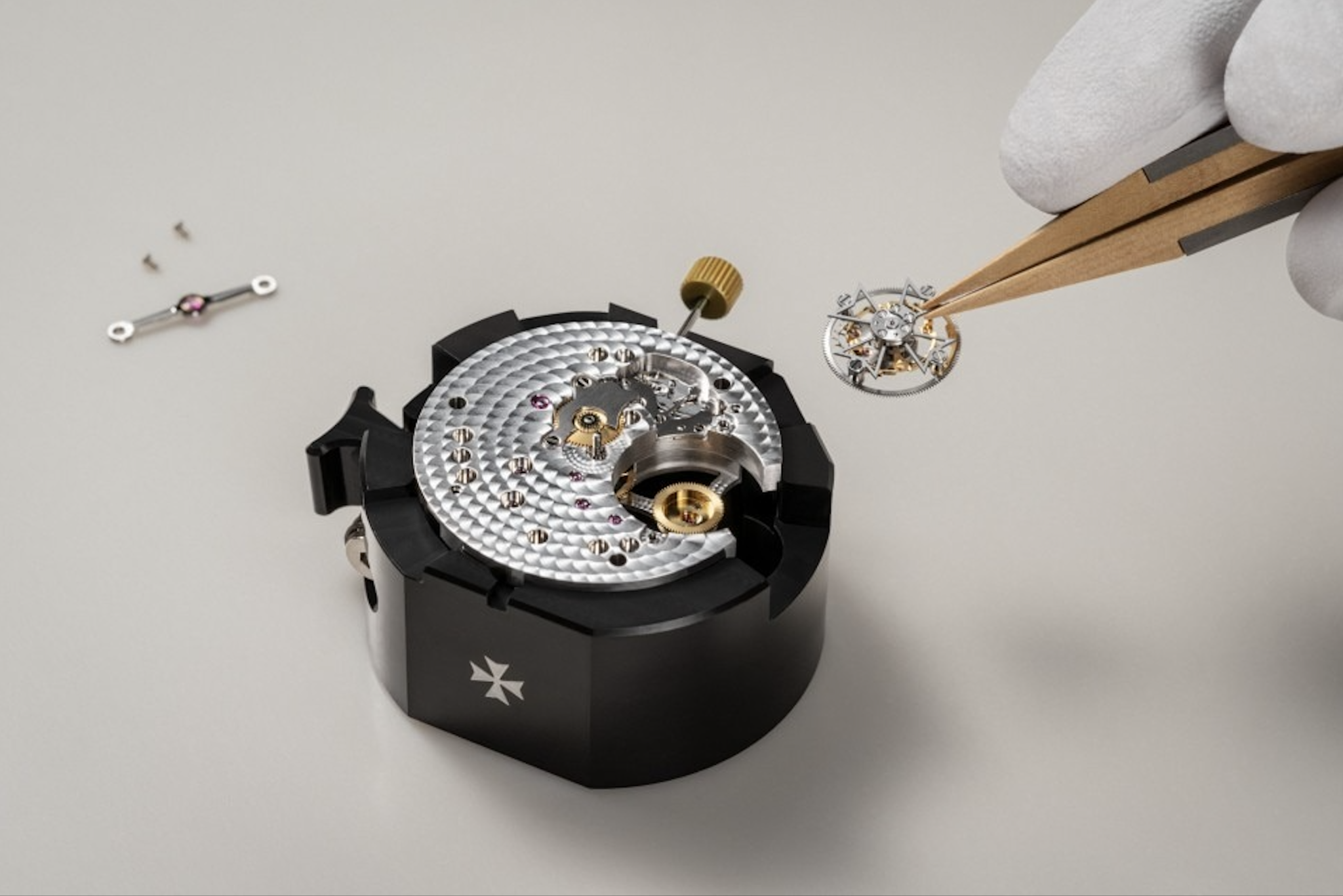 Vacheron Traditionnelle tourbillon High Jewellery: Đồng hồ của giới thượng lưu Hinh anh 4: Vacheron Traditionnelle tourbillon High Jewellery: Dong ho cua gioi thuong luu