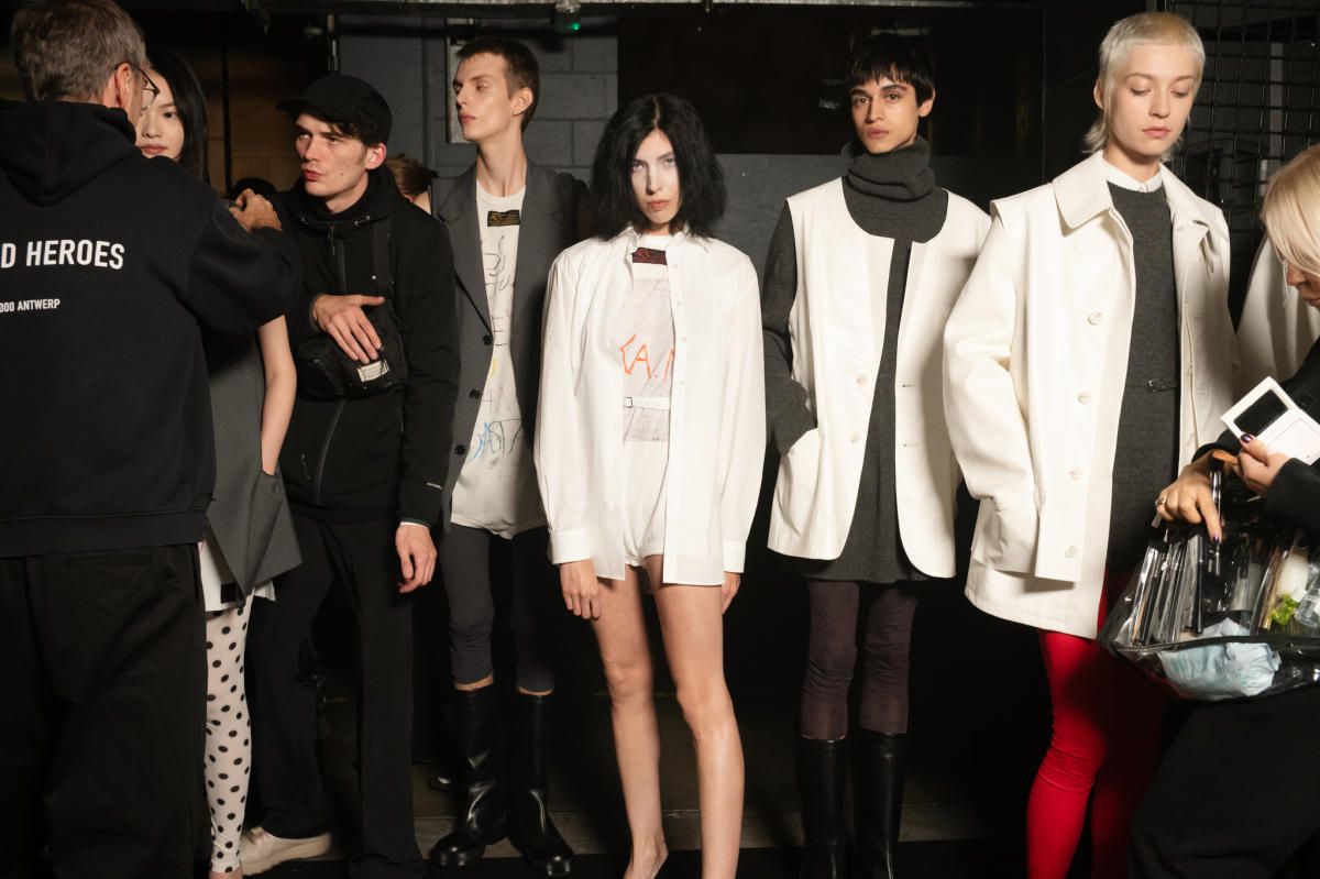 Thương hiệu Raf Simons tuyên bố đóng cửa sau 27 năm hoạt động Hinh anh 7: Thuong hieu Raf Simons tuyen bo dong cua sau 27 nam hoat dong