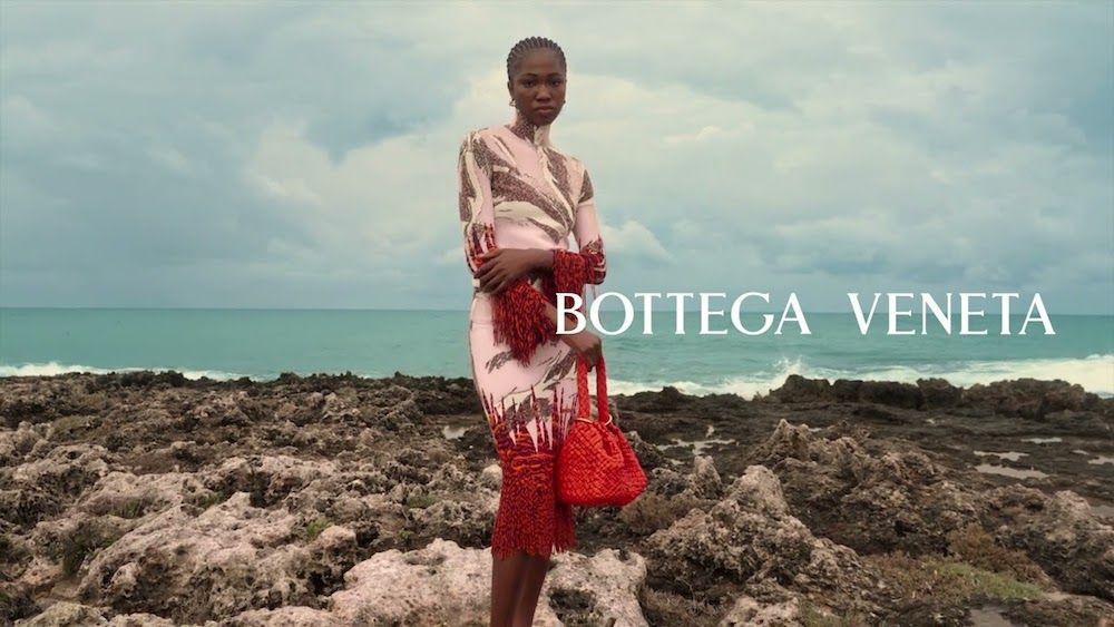 tui-xach-andiamo-dua-con-cung-moi-cua-bottega-veneta
