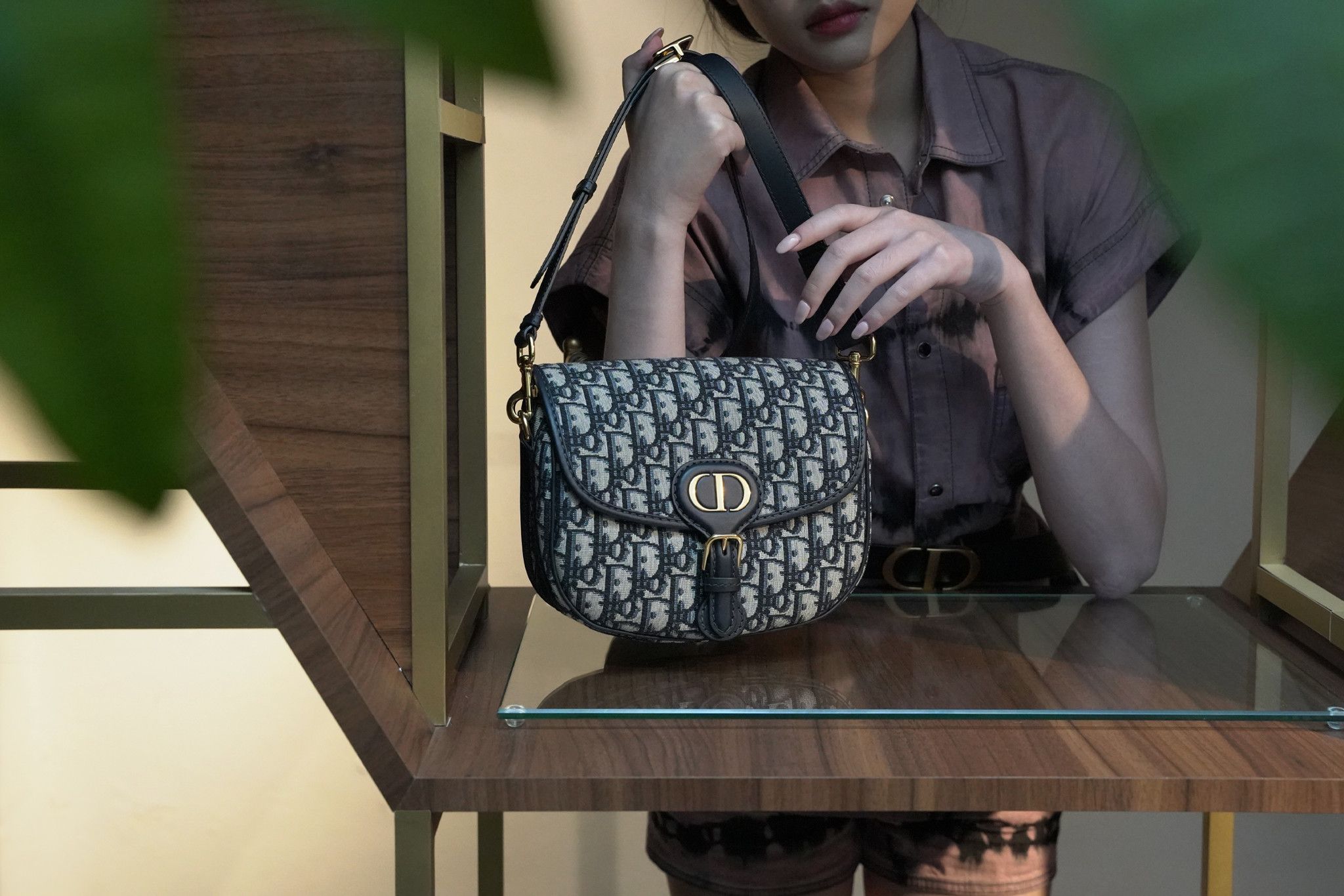 Những chiếc túi xách mang tính biểu tượng của Christian Dior Hinh anh 6: Nhung chiec tui xach mang tinh bieu tuong cua Christian Dior