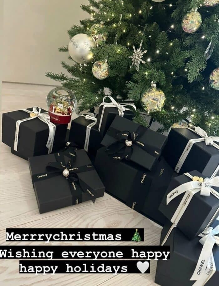 cach-doi-xu-khac-biet-cua-chanel-doi-voi-jennie-va-minji