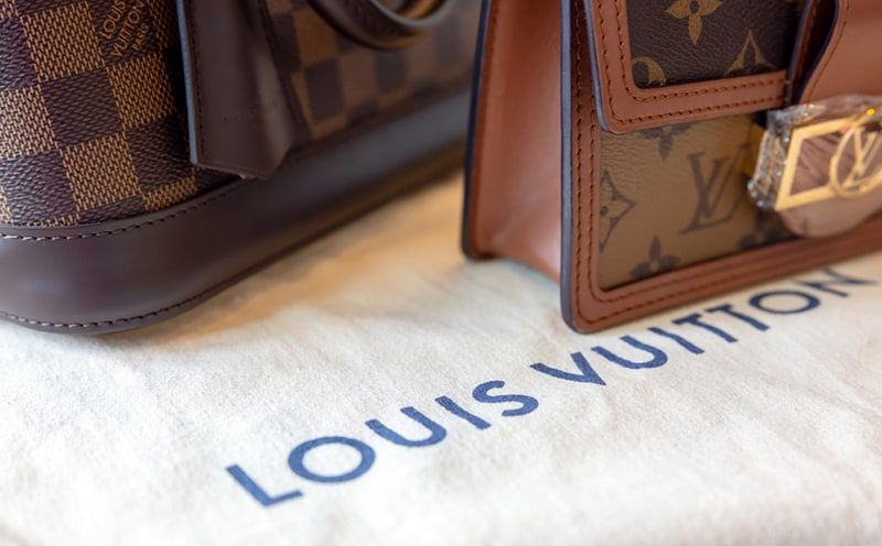 soi-do-hieu-6-meo-nho-giup-ban-phan-biet-tui-xach-louis-vuitton-real
