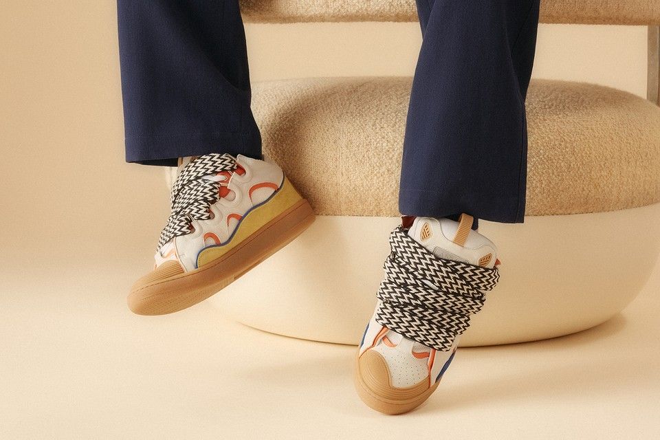 Những thiết kế giày Luxury Sneaker bạn nên sở hữu ngay cho mình trong cuối năm nay Hinh anh 9: Nhung thiet ke giay Luxury Sneaker ban nen so huu ngay cho minh trong cuoi nam nay