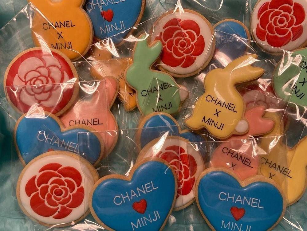 cach-doi-xu-khac-biet-cua-chanel-doi-voi-jennie-va-minji
