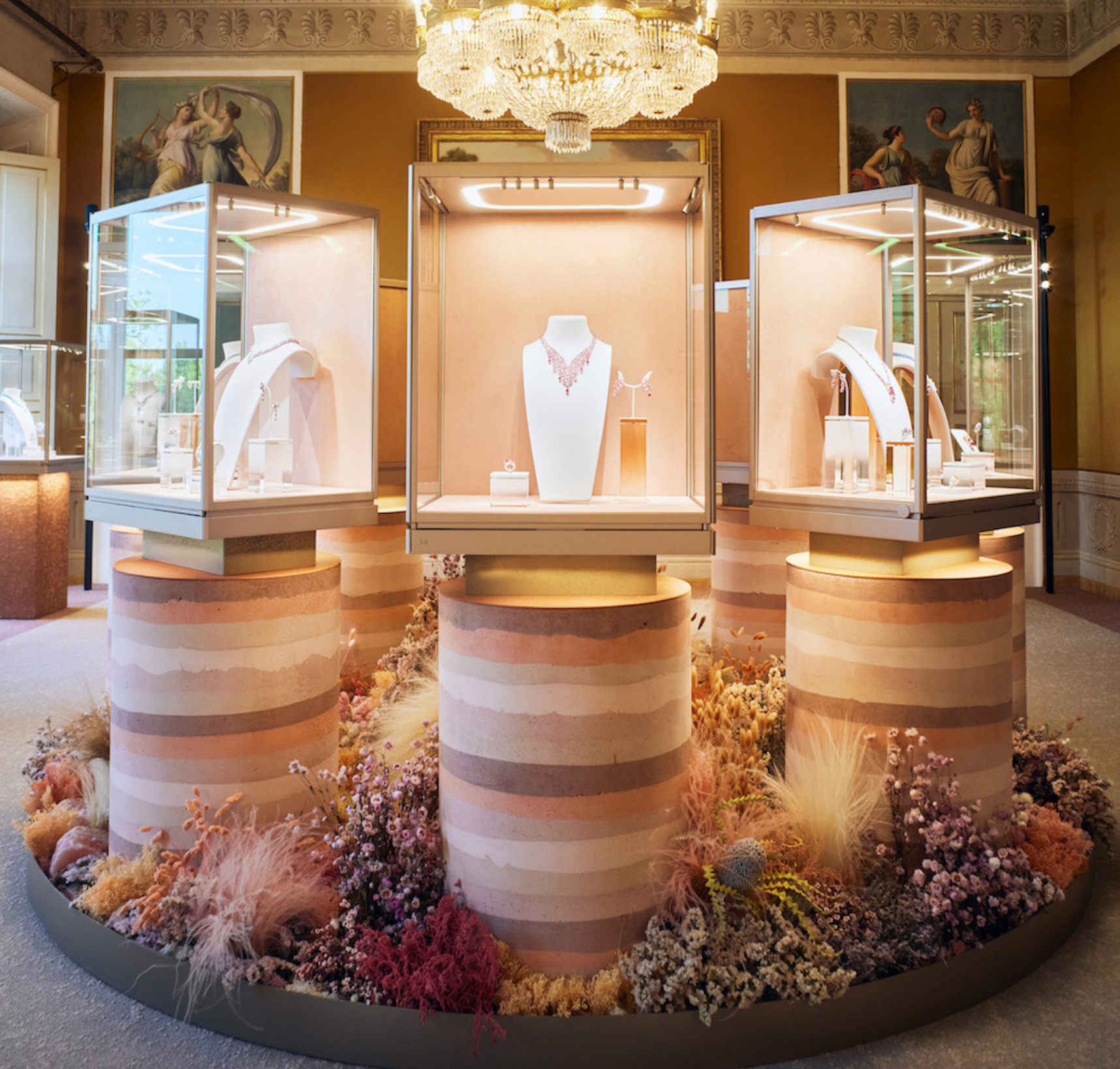 cartier-ra-mat-bst-trang-suc-cao-cap-le-voyage-recommence-tai-florence