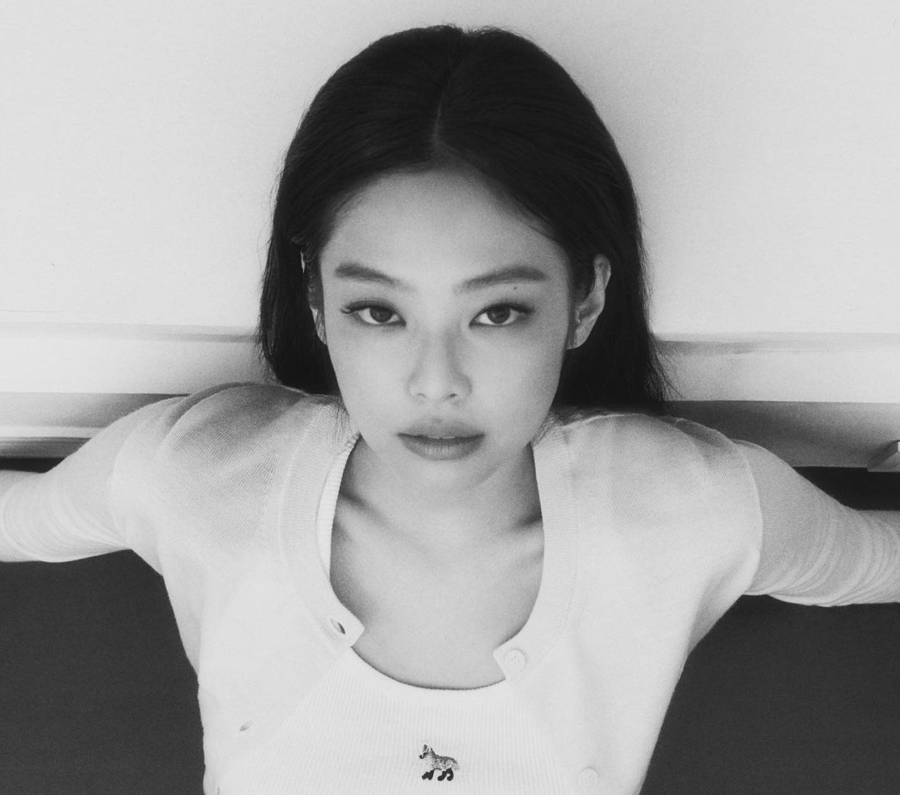 Cú Bắt Tay Đình Đám: Jennie Kim Và Maison Kitsuné Gây Bão Toàn Cầu Hinh anh 6: Cu Bat Tay Dinh Dam: Jennie Kim Va Maison Kitsune Gay Bao Toan Cau
