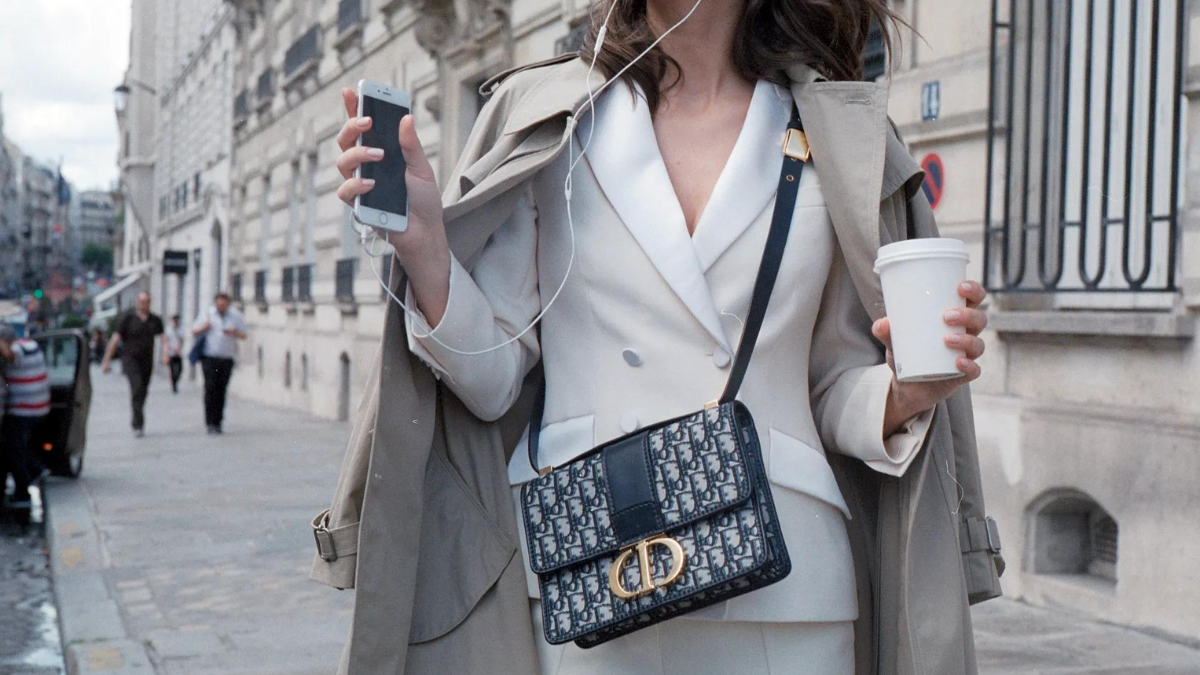 Những chiếc túi xách mang tính biểu tượng của Christian Dior Hinh anh 5: Nhung chiec tui xach mang tinh bieu tuong cua Christian Dior