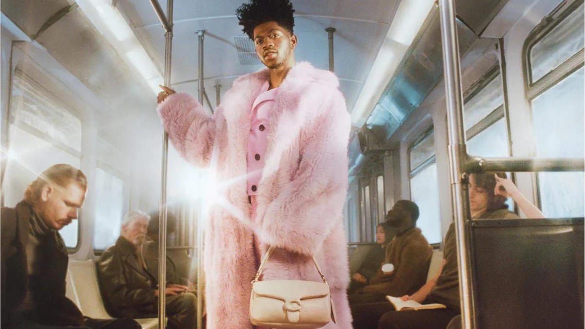 Lil Nas X hợp tác cùng Coach trong chiến dịch "The Courage To Be Real" Hinh anh 3: Lil Nas X hop tac cung Coach trong chien dich "The Courage To Be Real"