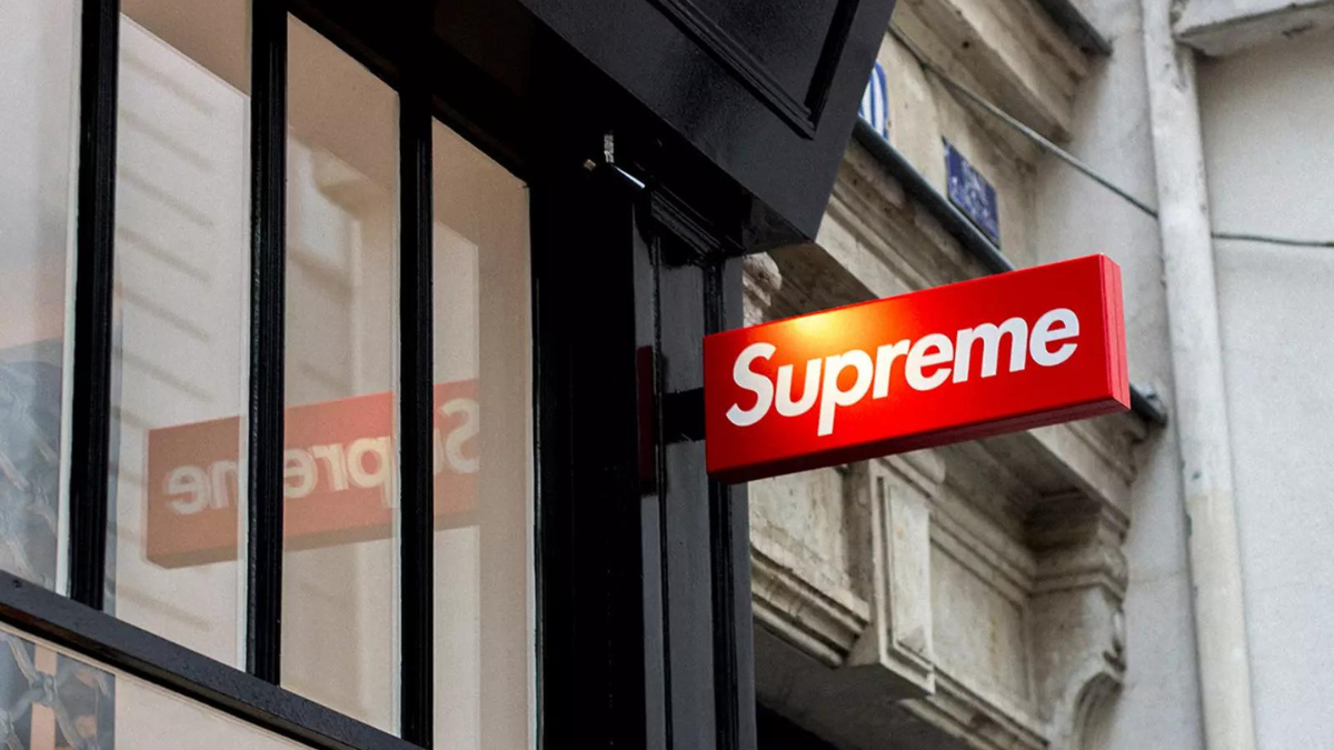 Khi mà thời trang đường phố đã trở nên lỗi thời: Supreme sẽ đi đâu và về đâu? Hinh anh 2: Khi ma thoi trang duong pho da tro nen loi thoi: Supreme se di dau va ve dau?
