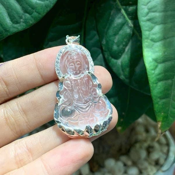 Mặt Phật Bà Quan Âm Đá Thạch Anh Trắng Bọc Bạc