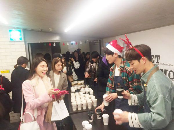 Giới trẻ Hàn sôi sục với hương vị mới lạ của cà phê trái cây Meet More