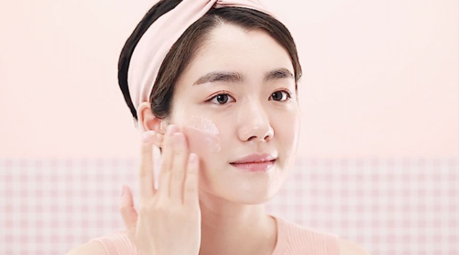 sau-khi-peel-da-co-nen-dung-vitamin-c-2