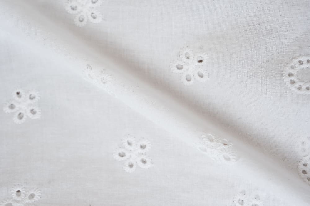 Áo sơ mi nữ Cardina vải thô phối ren cổ đức cộc tay