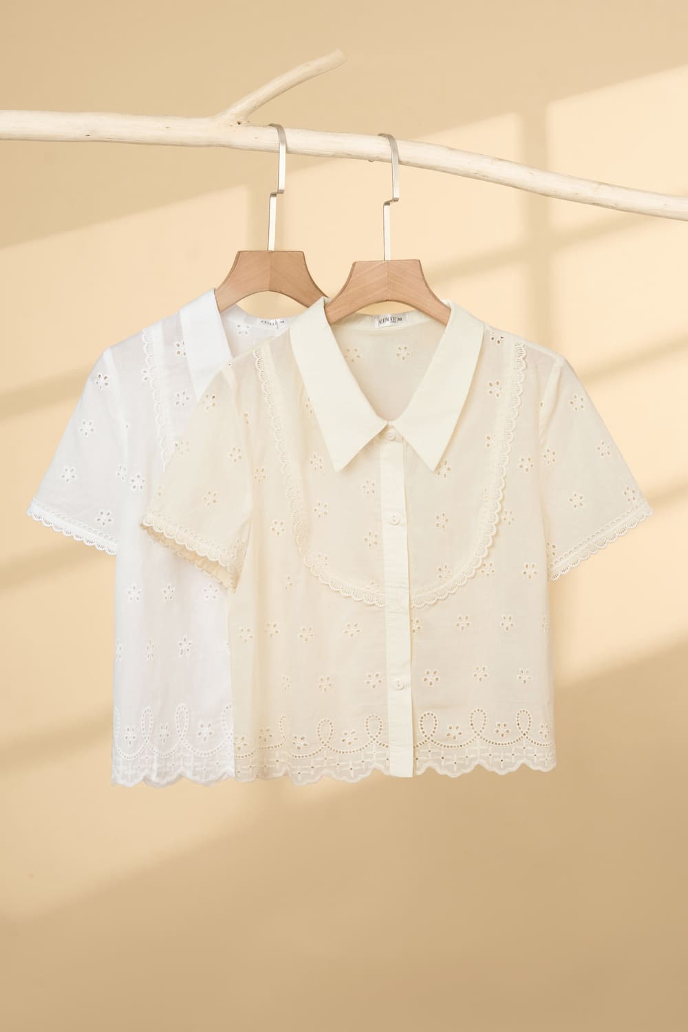 Áo sơ mi nữ Cardina vải thô phối ren cổ đức cộc tay