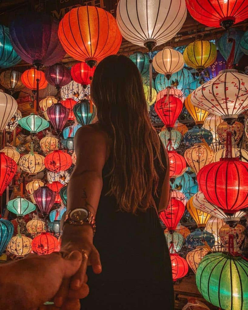 Tạo dáng chụp ảnh ở Hội An cho nữ