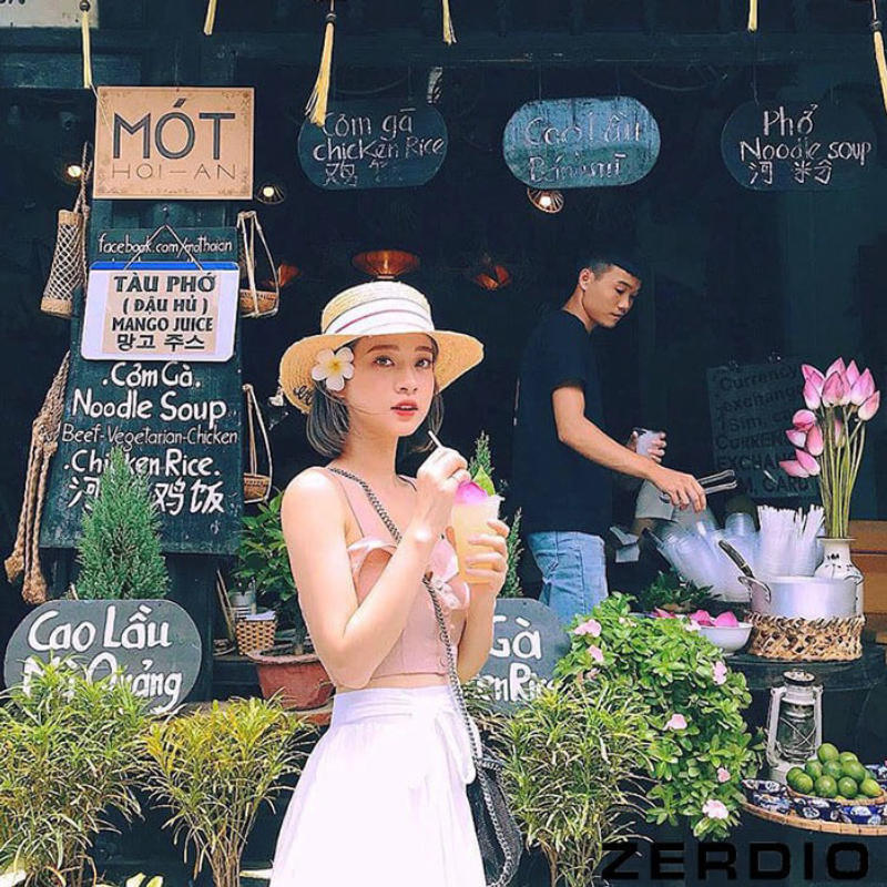 Tạo dáng chụp ảnh ở Hội An cho nữ