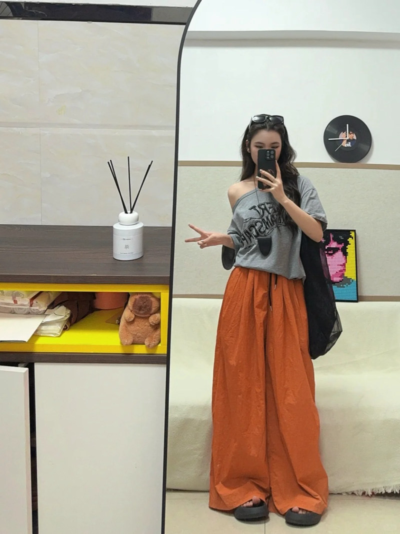 màu cam đất mặc với màu gì