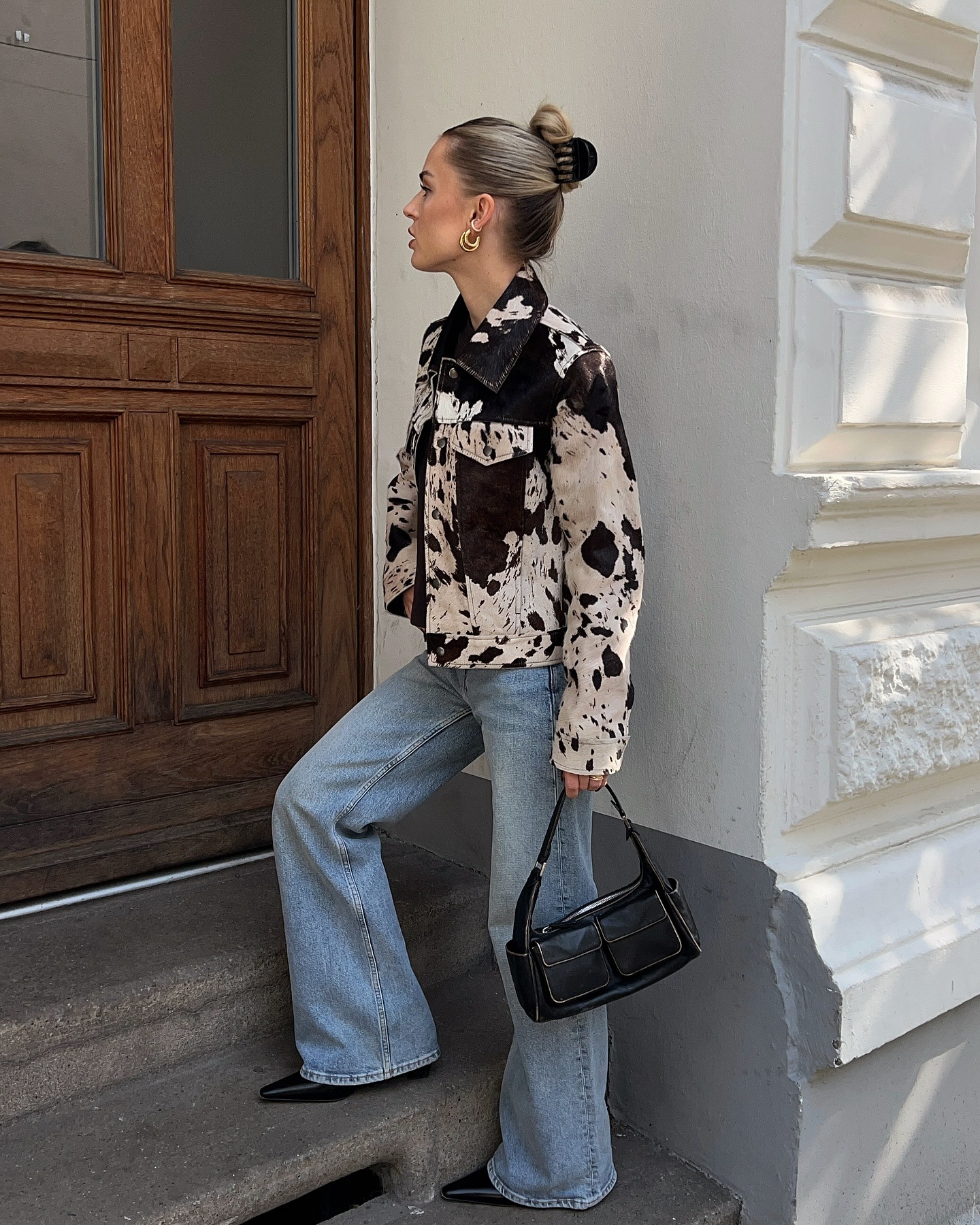 Điểm danh những hot items không thể bỏ qua với họa tiết da bò