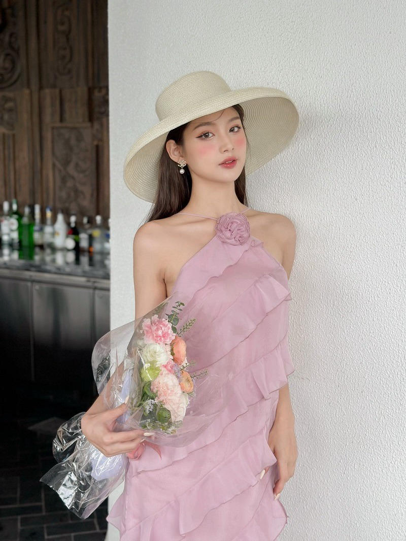 Đầm lụa dáng suông