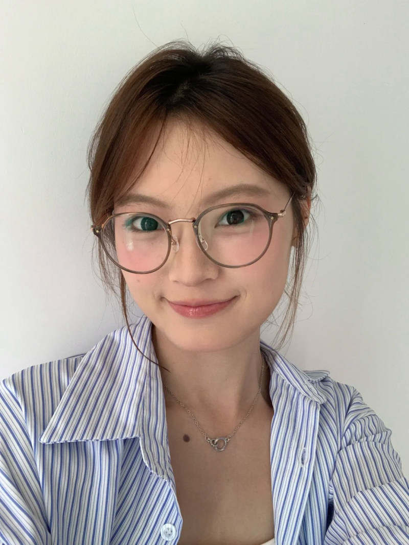 mặt vuông đeo kính gì