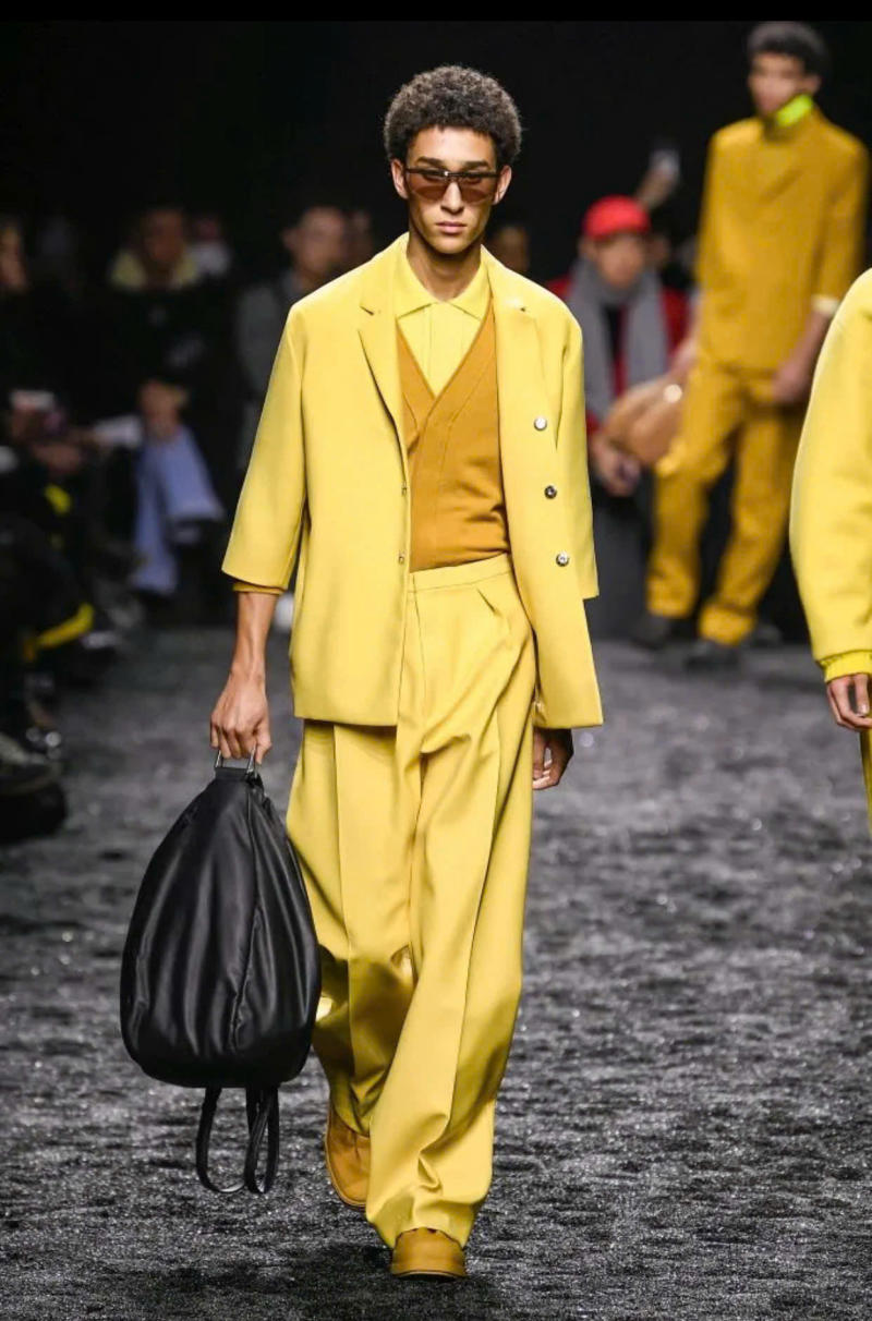 cách phối đồ đẹp cho trang phục đơn sắc