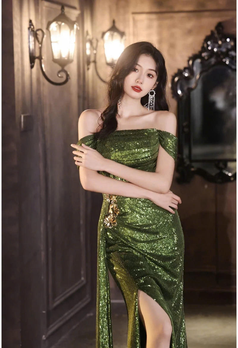 Dáng Khoanh Tay Tự Tin và Mạnh Mẽ