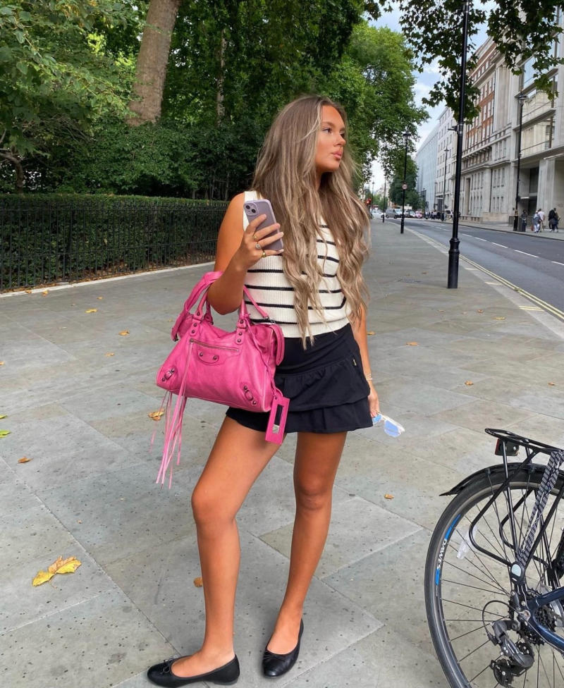 Năng Động Nữ Tính Cùng Túi City Sắc Hồng Nổi Bật