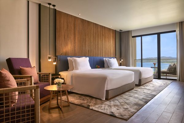 Phòng Deluxe có 2 giường và view biển tại Movenpick Phú Quốc Resort