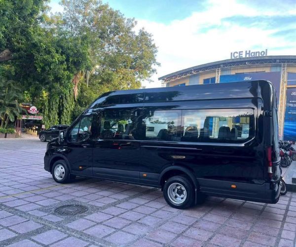 thue-xe-18-cho-di-tinh