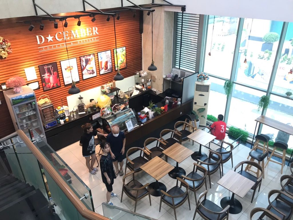 Bàn giao nội thất cafe December